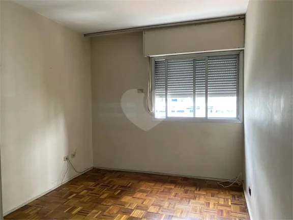 Imagem Apartamento à venda com 3 quartos, sendo 1 suíte, no condomínio Solar Castro Marim, São Paulo - SP