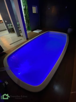 Imagem Casa com 126 AC 150 AT com 3 dorms uma suíte closet, mobilhada, piscina aqu