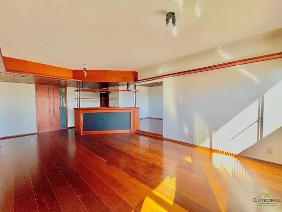 Imagem Apartamento à venda de 214m2 com 4 quartos sendo 2 suítes com 2 vagas em Jundiaí - SP
