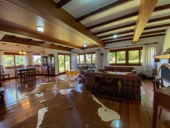 Imagem Casa à venda em Campos do Jordão - Com 3 dormitórios proximo ao Capivari