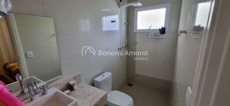 Imagem Excelente sobrado no Condomínio Le Village, em Valinhos, com 220m² de área privativa em um terren...