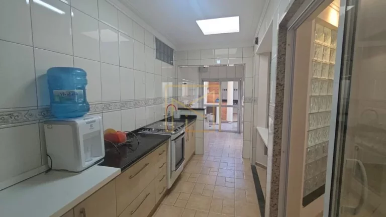 Imagem Residência Singular em Jardim Santana: Amplitude e Conectividade em Hortolândia