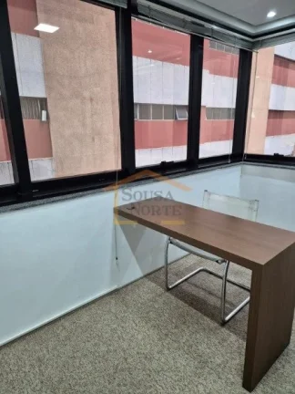 Imagem Conjunto comercial, com pintura e reforma novas,
ar condicionado, carpete, balcão fixo, 2 mesas fix...