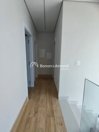 Imagem Sobrado em condomínio com 185m² de construção em terreno de 200m².
Acabamento de alto padrão, ...