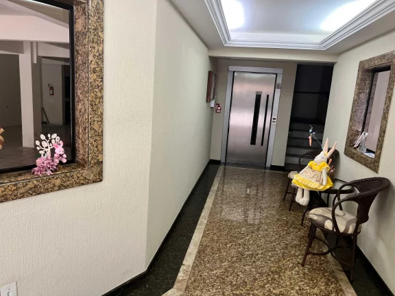 Imagem Apartamento mobiliado com 3 dormitórios sendo 1 suíte e 2 vagas de garagem em Itapema/SC