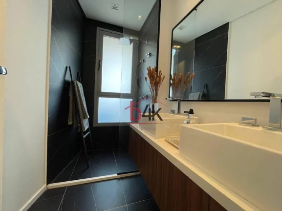 Imagem Apartamento no O Parque Brooklin com 197m² de área, 3 suítes, 3 vagas de garagem, varanda com churrasqueira.