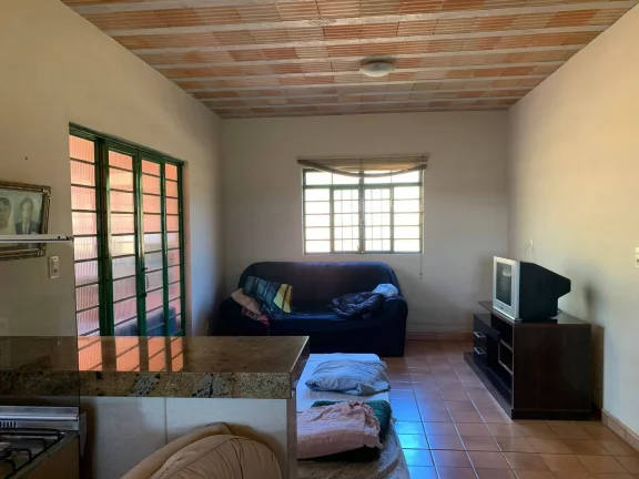 Imagem OPORTUNIDADE!!!
* LINDA CHÁCARA DE 3882,79 m²
* POSSUI UMA CASA CONSTITUÍDA DE 2 QUARTOS SENDO, 1...
