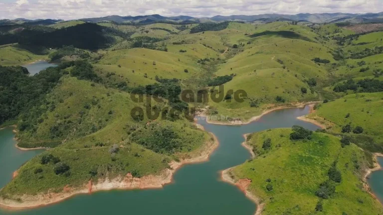 Imagem Fazenda de 130 alqueires à venda em Santa Branca com 30 córregos