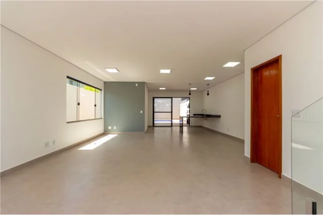 Imagem LINDO SOBRADO com 202mts e Acabamento Sofisticado