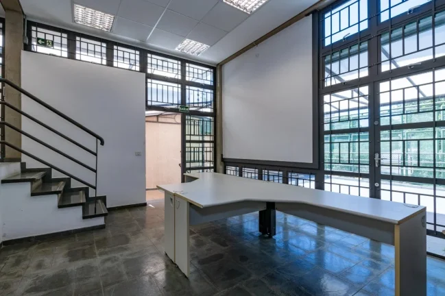 Imagem Casa Comercial Vila Ipojuca - 434M², 8 Banheiros, 3 Vagas, Copa, Cozinha, Quintal.