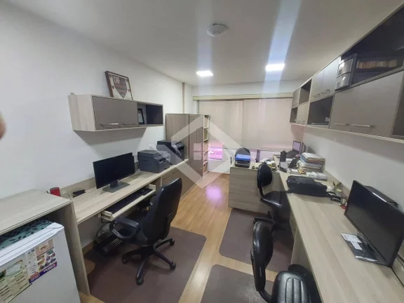 Imagem Sala montada com armários planejados, ar split. Plaza Office - Campo Grande