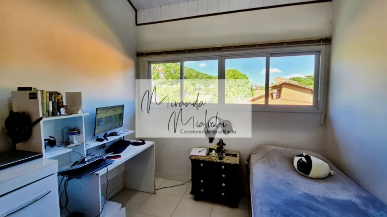 Imagem Casa Multifamiliar para venda em Ponta das Canas, 495m²