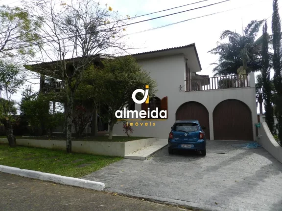 Imagem Casa 3 dormitórios à venda Camobi Santa Maria/RS