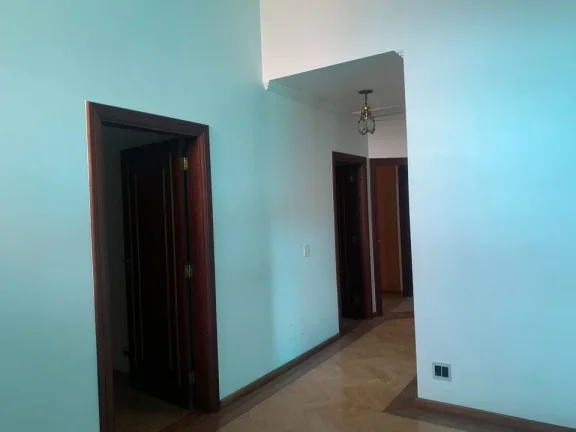 Imagem Casa no TAMBORÉ - 750m²