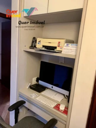 Oportunidade no Centro de Ribeirão Preto-SP: Apartamento de 3 quartos no Edifício Exclusivo com 2 suítes, 3 salas, 3 banheiros, 2 vagas de garagem e 176,00 m². Quer Imóvel Negócios Imobiliários.