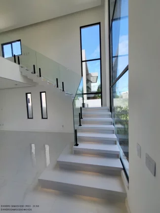 Imagem Casa de alto padrão em condomínio à venda em Camaçari-BA, 4 quartos, 4 suítes, 3 salas, 1 banheiro, 4 vagas, 267m².