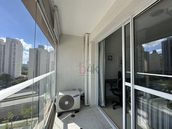 Imagem Studio Mobiliado no Campo Belo | Ao Lado do Metrô | Com Varanda e Home Office