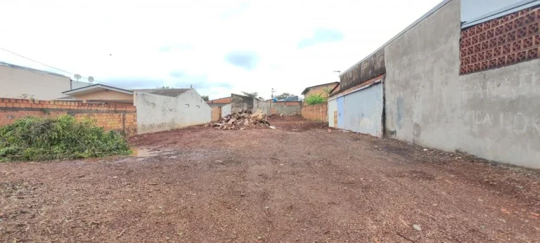 Imagem Terreno à venda em Cascavel, Santa Cruz - Energia Elétrica, Rede de Esgoto, Rua Asfaltada