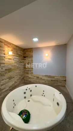 Imagem Casa, Bairro - Dom Tomaz 3 quartos sendo dois suítes, uma com closet e banheira