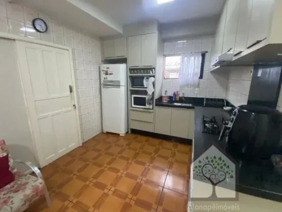 Imagem Casa a poucos passos da Av Mauro Ramos