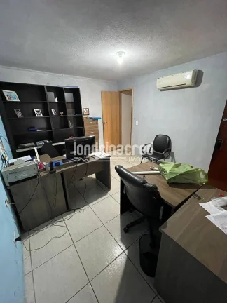 Imagem Casa à Venda na Zona Norte de Londrina com Piscina, 2 Quartos, Escritório e Excelente Localização Próxima à Av. Saul Elkind