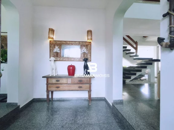 Imagem ENSEADA- NA QUADRA DA PRAIA , MAGNÍFICA CASA IMPECÁVEL , 04 VAGAS DE GARAGEM.