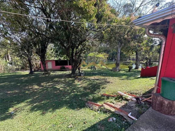 Imagem Chácara com 3 dormitórios à venda, 4000 m² por R$ 750.000,00 - Bairro Congonhal - Tatuí/SP