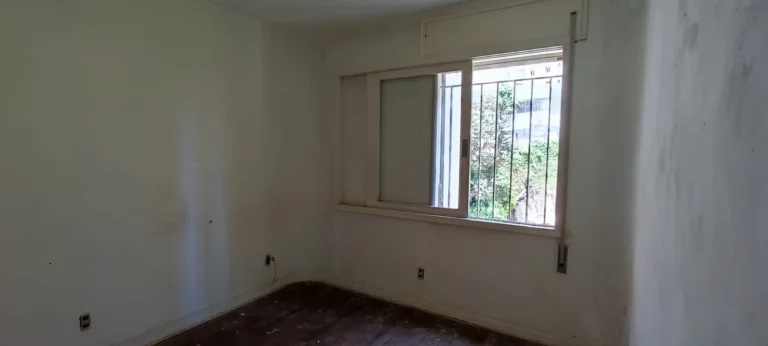 Imagem Apartamento 220M², 3Q, 1 Suíte, 4 Banheiros, Vista Livre e Bela, Área de Serviço, Lavabo, 2 Vagas, Quadra, Playground.