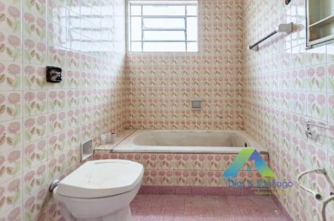 Imagem Sobrado a venda com 03 quartos 03 vagas - Proximo ao metro