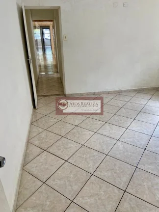 Imagem Vendo Excelente Oportunidade no Ipiranga. Vendo linda casa terrea no bairro do Ipiranga, próximo ao metro, 171m2 de área, com 4 dormitórios, sendo 2 suítes, 3 banheiros, 2 vagas de garagem, Quintal, copa e cozinha, salão nos fundos, Valor de Oportunidade 