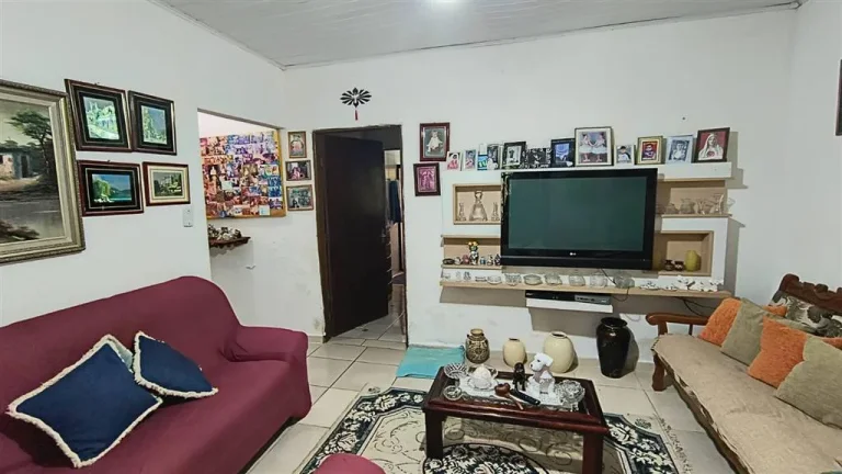 Imagem casa chacara em Peruibe com 3 dormitórios e piscina