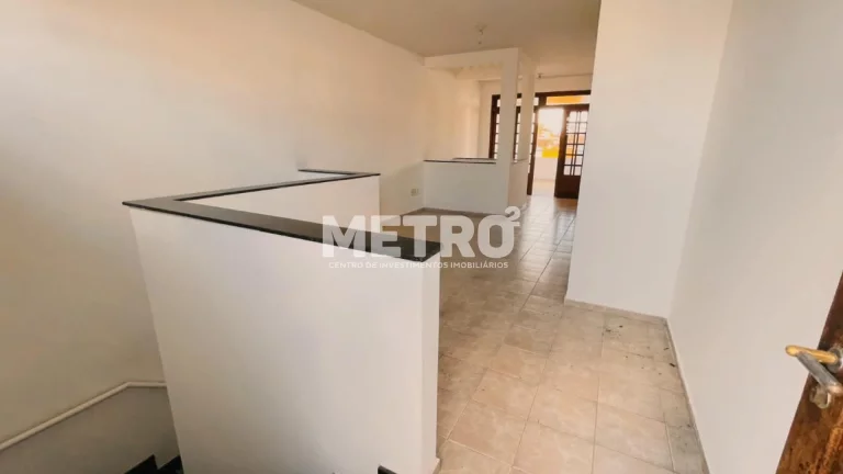 Imagem Ponto comercial 220m , 4 4, sendo 01 suíte, Sala para dois ambientes