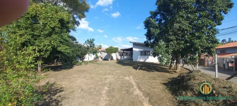 Imagem Terreno amplo em bairro residencial e zona mista São Roque