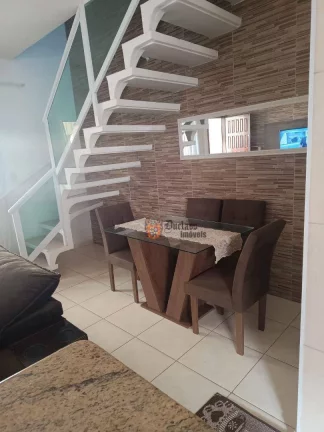 Imagem Sobrado com 2 dormitórios à venda, 79 m² por R$ 318.000 - Oceanópolis - Mongaguá/SP