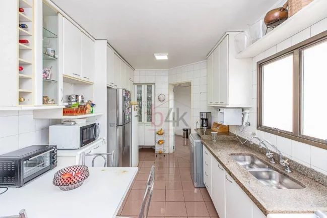 Imagem Cobertura no Brooklin: 278m² com Piscina Privativa e Quadra de Tênis