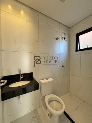 Imagem Casa Triplex de 2 dormitórios com suítes no bairro Tupi - Praia Grande