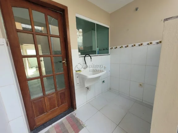 Imagem Imperdível! Casa à venda em Macaé-RJ, bairro Sol E Mar: 3 quartos, 2 suítes, 1 sala, 3 banheiros, 1 vaga, 100m². Confira!