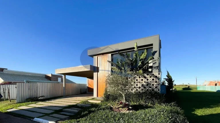 Imagem Casa á venda com 4 dormitórios na Costa do Mampituba em Passo de Torres/SC