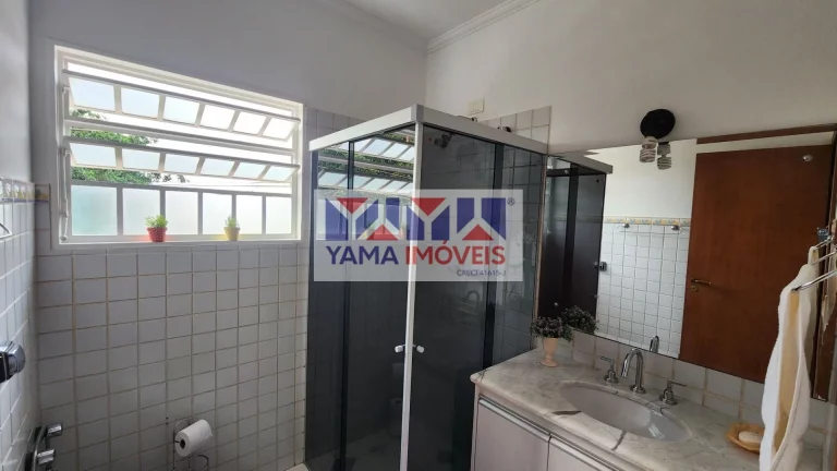 Imagem Casa a venda perto do Ribeirão Shopping em excelente estado de conservação