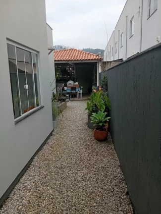 Imagem Casa com 2 dormitórios sendo 1 suíte e 1 vaga de garagem - Bairro Limeira Baixa – Brusque/SC