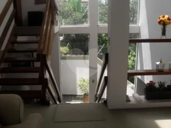 Imagem Sobrado à venda com 3 quartos, sendo 3 suítes, em Morumbi, São Paulo - SP