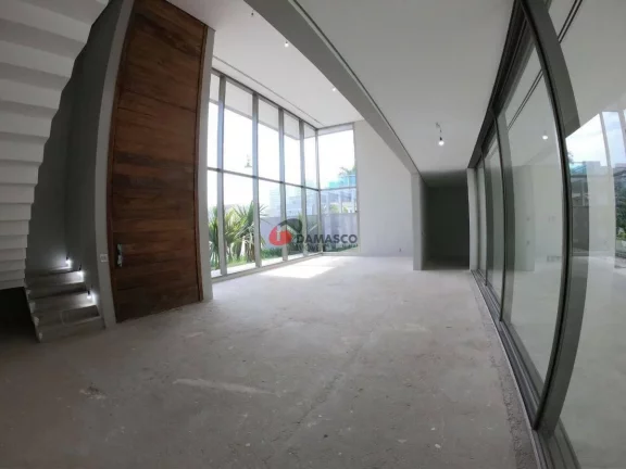Imagem Sobrado à venda 5 Quartos, 5 Suites, 6 Vagas, 950M², Cerâmica, São Caetano do Sul - SP