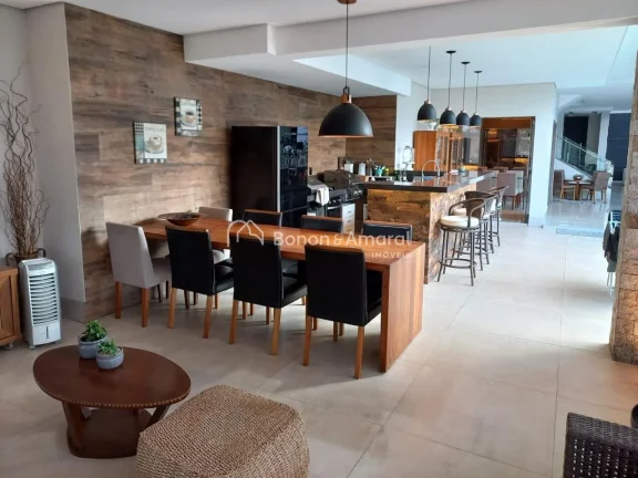 Imagem Linda e espaçosa casa com 472 m² de área construída em um terreno de 560 m². O imóvel possui s...