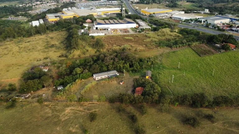 Imagem Área Industrial e Comercial à Venda Sítio Rio Acima de 92.755,00m². Localizado em Capivari/SP