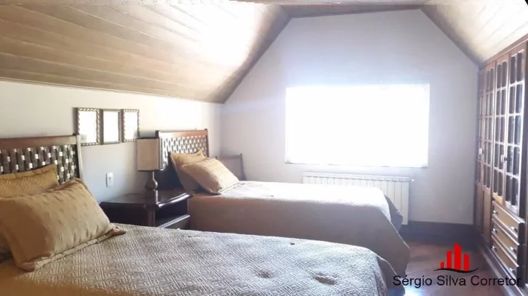Imagem Casa com 04 Suítes à Venda, em Condomínio Fechado Alto Padrão.