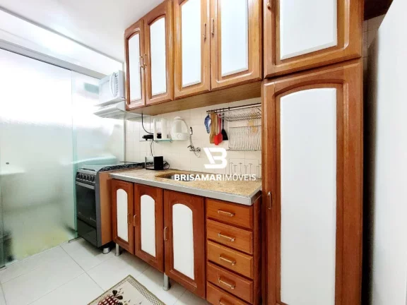 Imagem PITANGUEIRAS- UMA QUADRA DO COM VISTINHA PARA A PRAIA , GARAGEM NO PRÉDIO, TOTALMENTE REFORMADO.