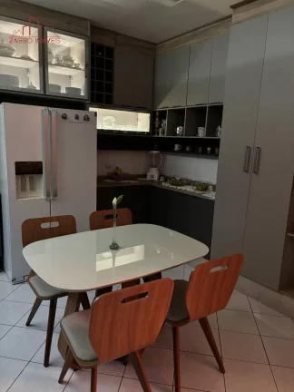 Imagem Oportunidade - Casa com piscina aquecida - 6 Dormitórios.