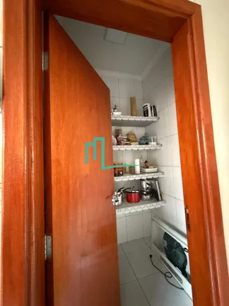 Imagem Espetacular Casa à Venda em Franca-SP: 3 Quartos, 1 Suíte, 1 Sala, 3 Banheiros, 3 Vagas de Garagem, 200m² de Área.