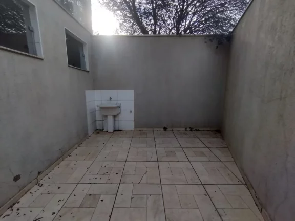 Imagem Barracão comercial , amplo com ótima metragem ,contendo copa , 2 banheiros , localizado em Santa T...