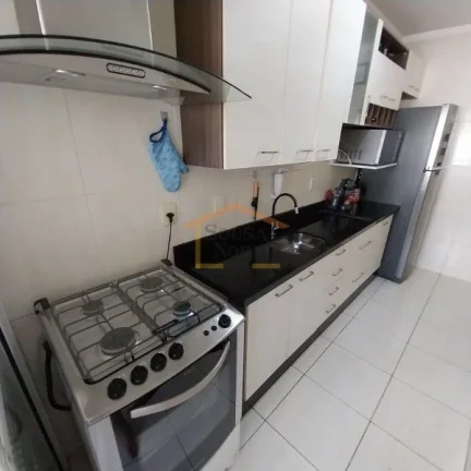 Imagem Apartamento reformado, 3 dormitórios, com armários, sala 2 ambientes, sacada, cozinha americana pl...
